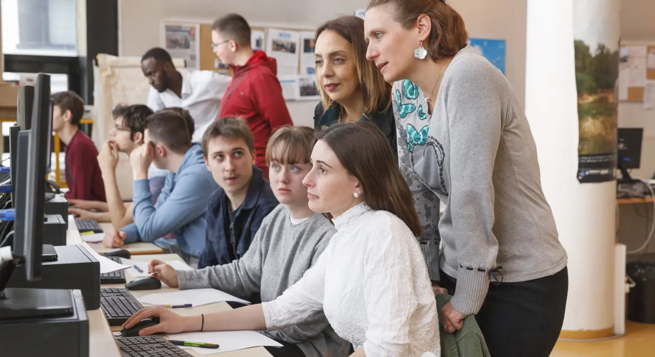 CAP informatique : accès, programme et débouchés - Rezo Actif