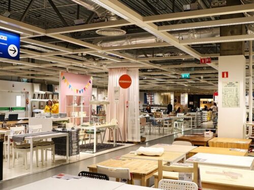 Pourquoi choisir un bureau de travail IKEA pour votre espace de travail ?