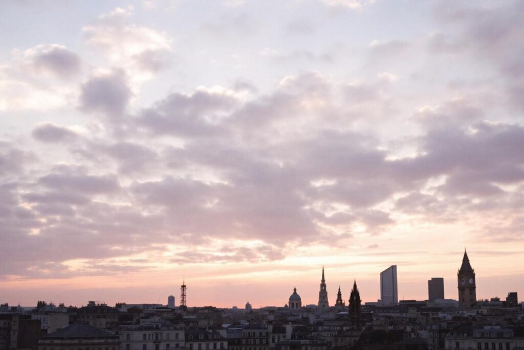 Témoignages sur les agences de promotion musicale à Paris : avis d’artistes et retours d’expérience